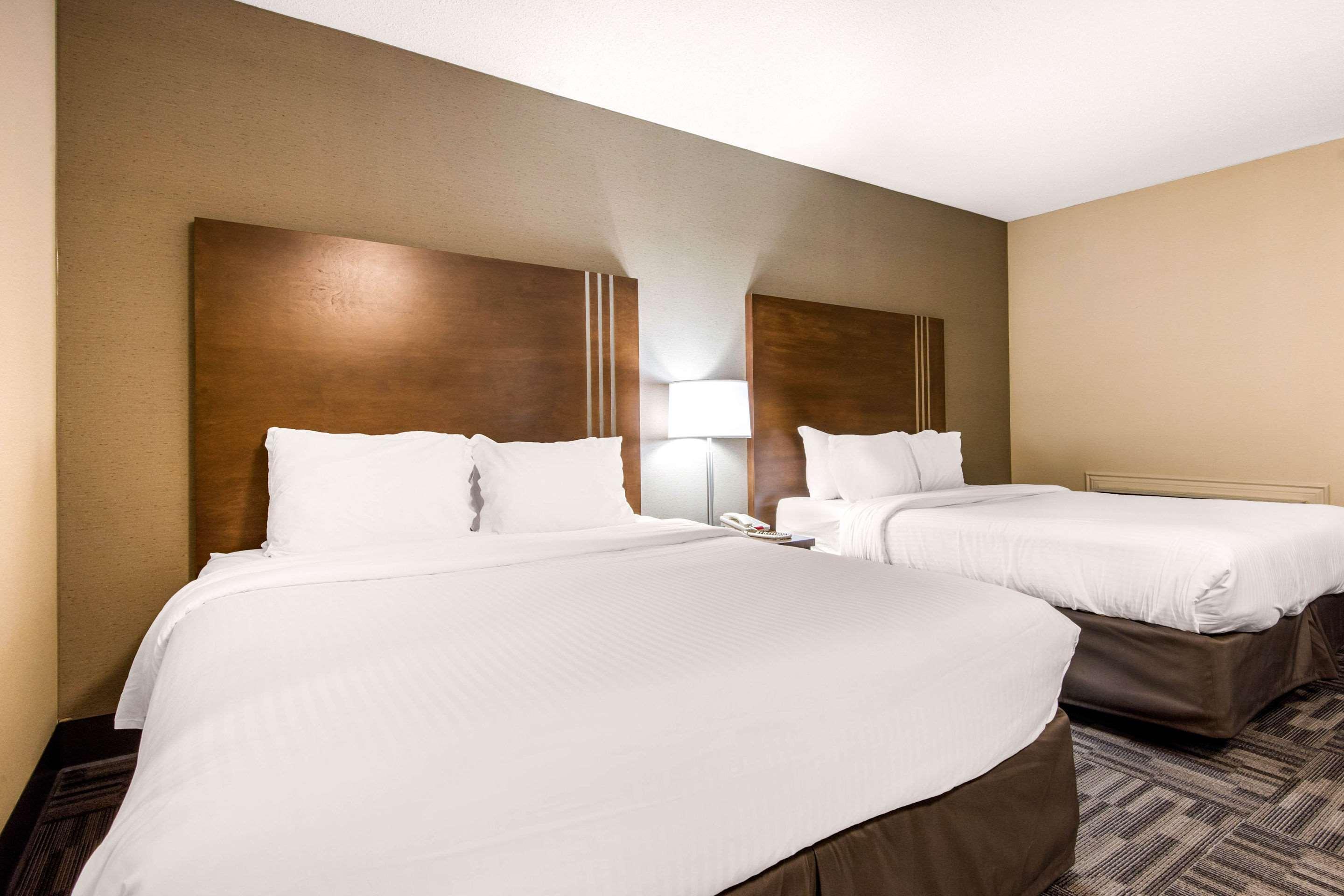 Quality Inn & Conference Centre Orillia Luaran gambar