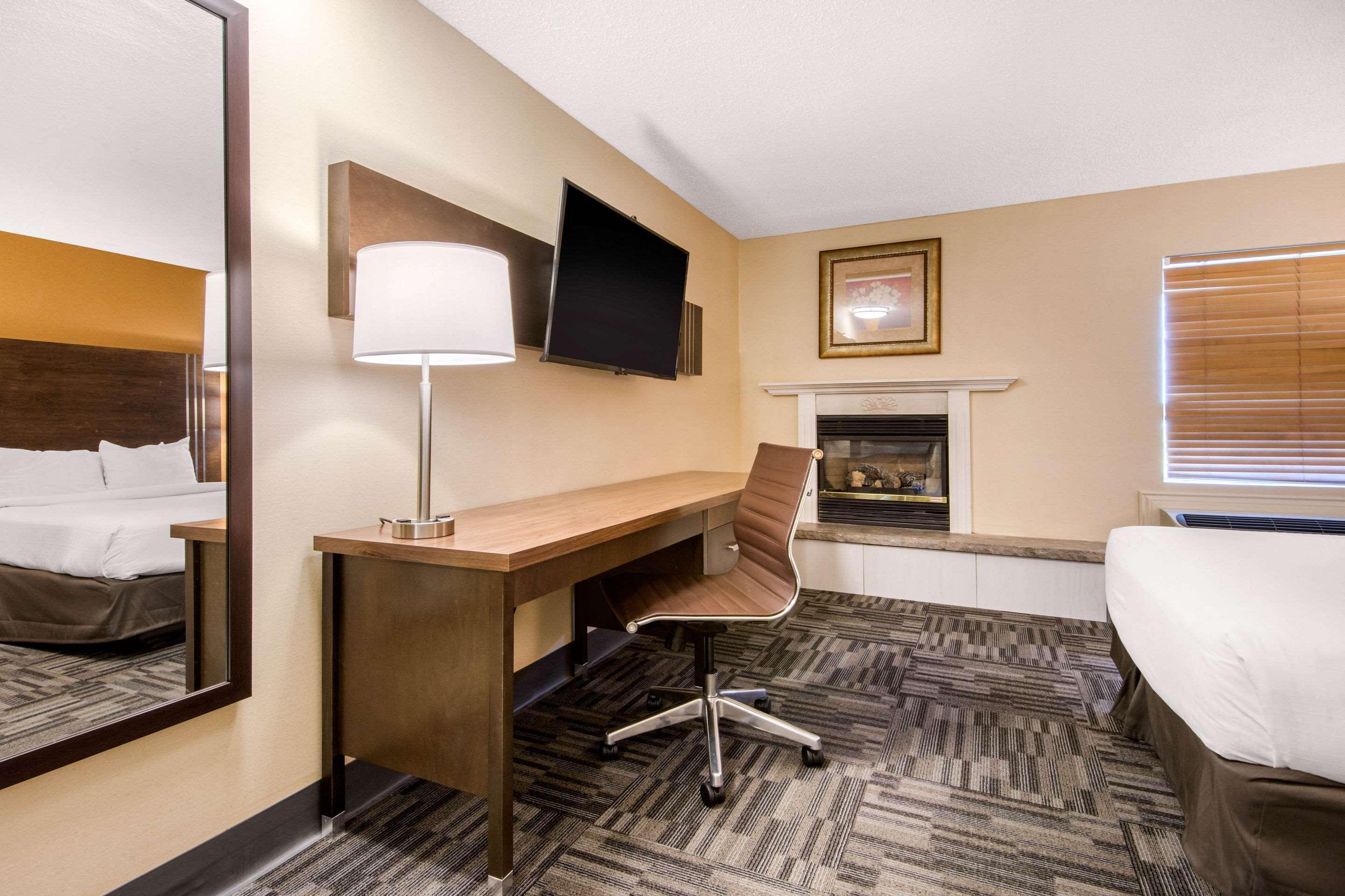 Quality Inn & Conference Centre Orillia Luaran gambar