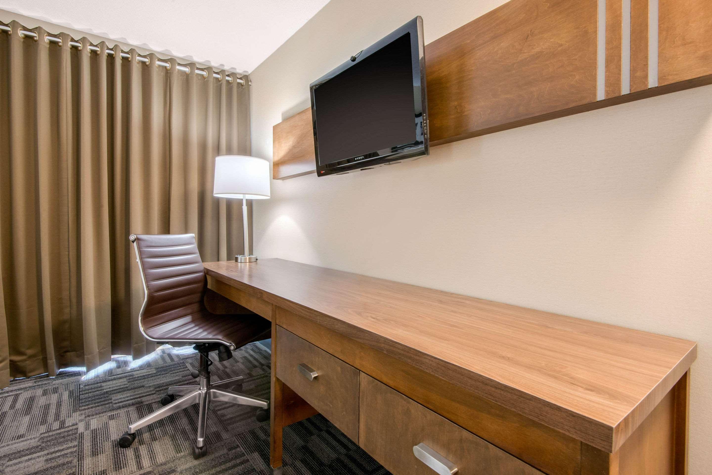 Quality Inn & Conference Centre Orillia Luaran gambar