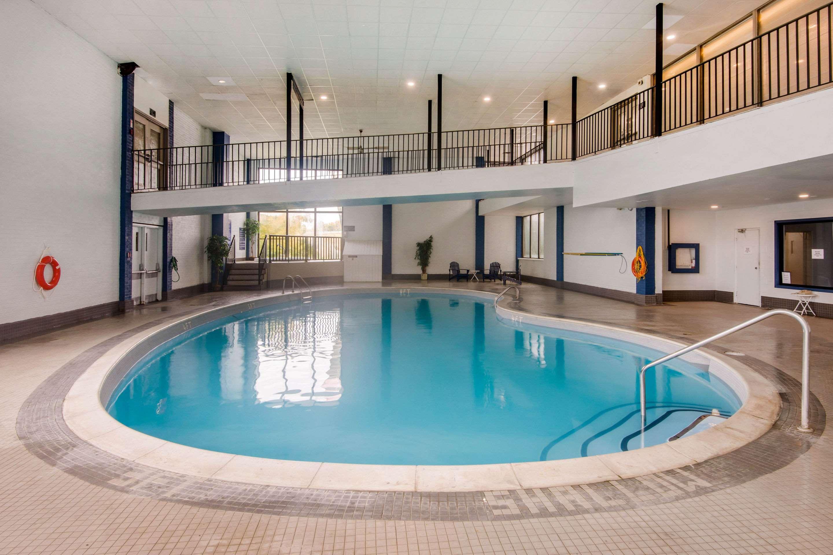 Quality Inn & Conference Centre Orillia Luaran gambar