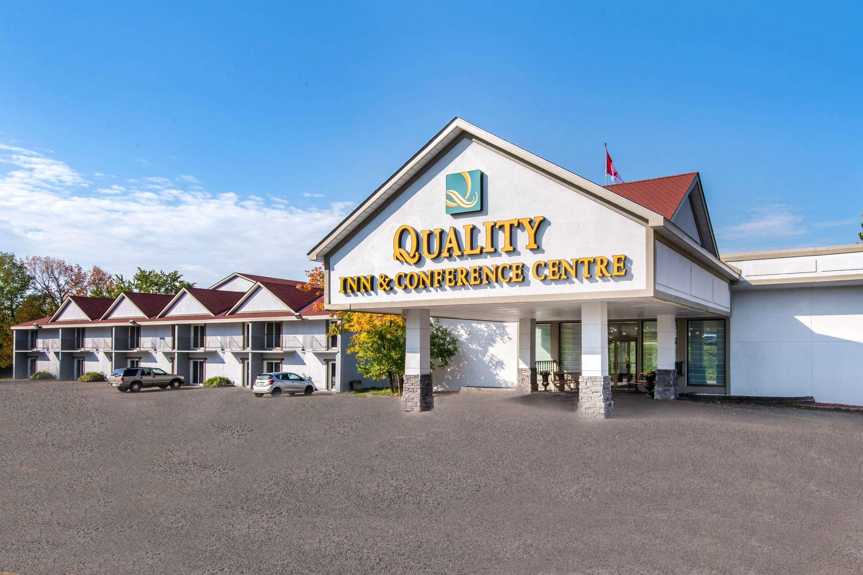 Quality Inn & Conference Centre Orillia Luaran gambar