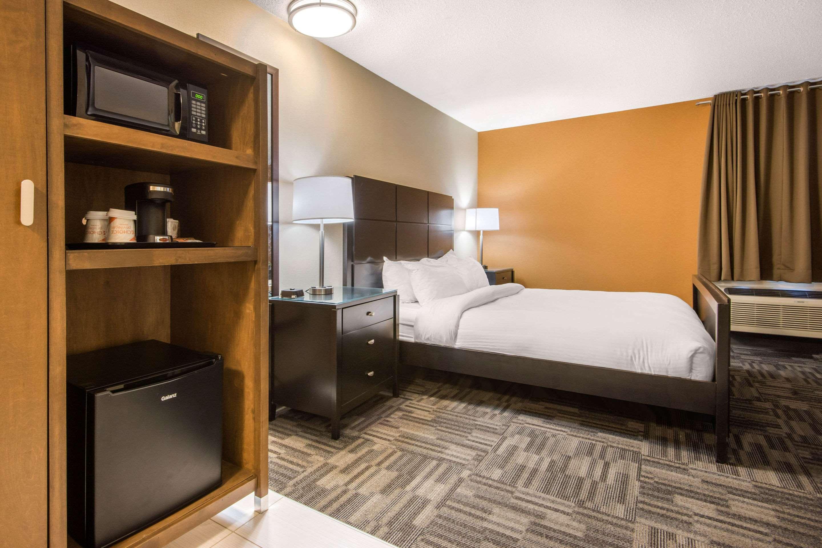 Quality Inn & Conference Centre Orillia Luaran gambar