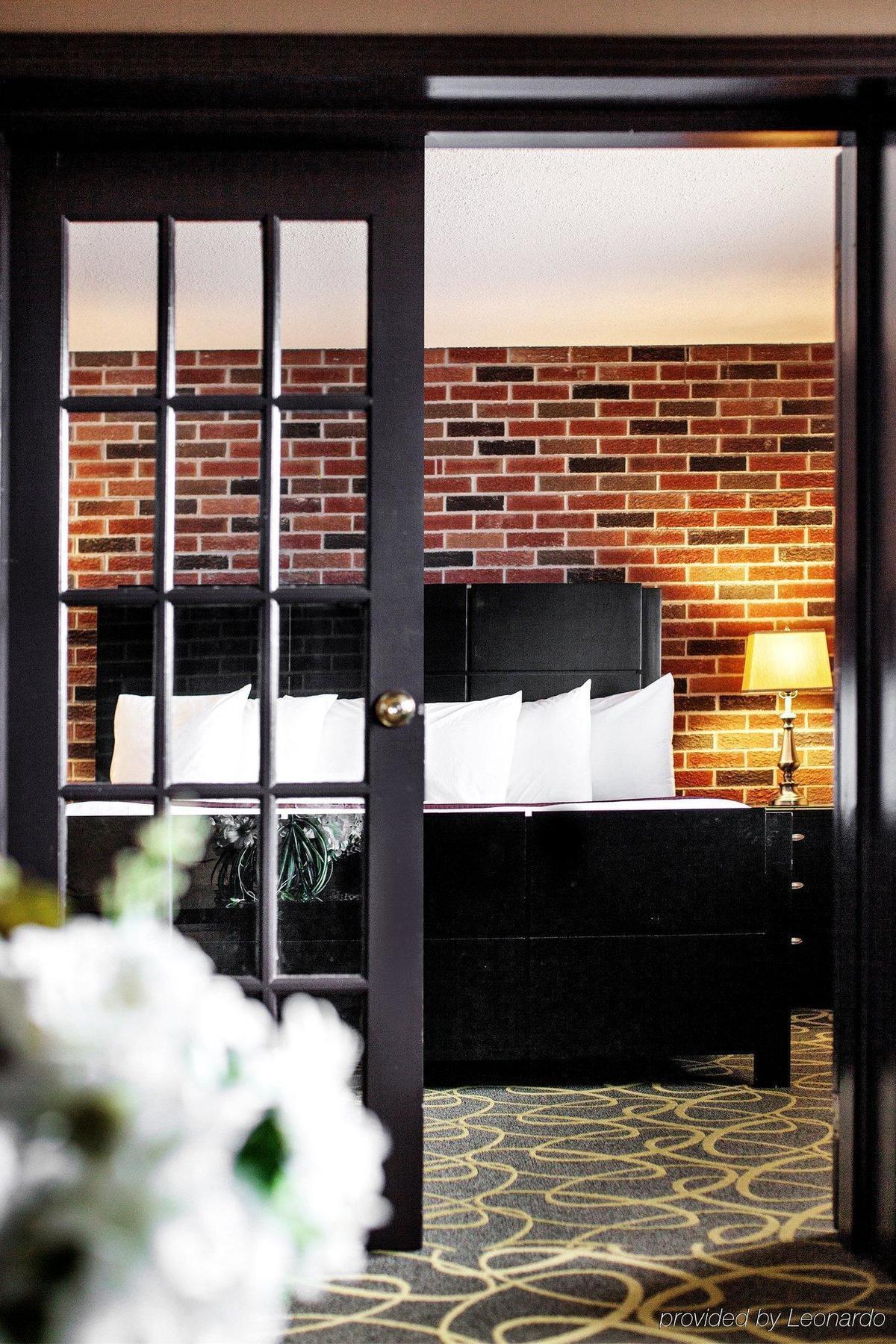 Quality Inn & Conference Centre Orillia Luaran gambar